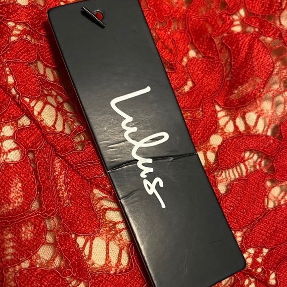 Lulu’s Maci Red Lace Dress NWT - Picture 2 of 5